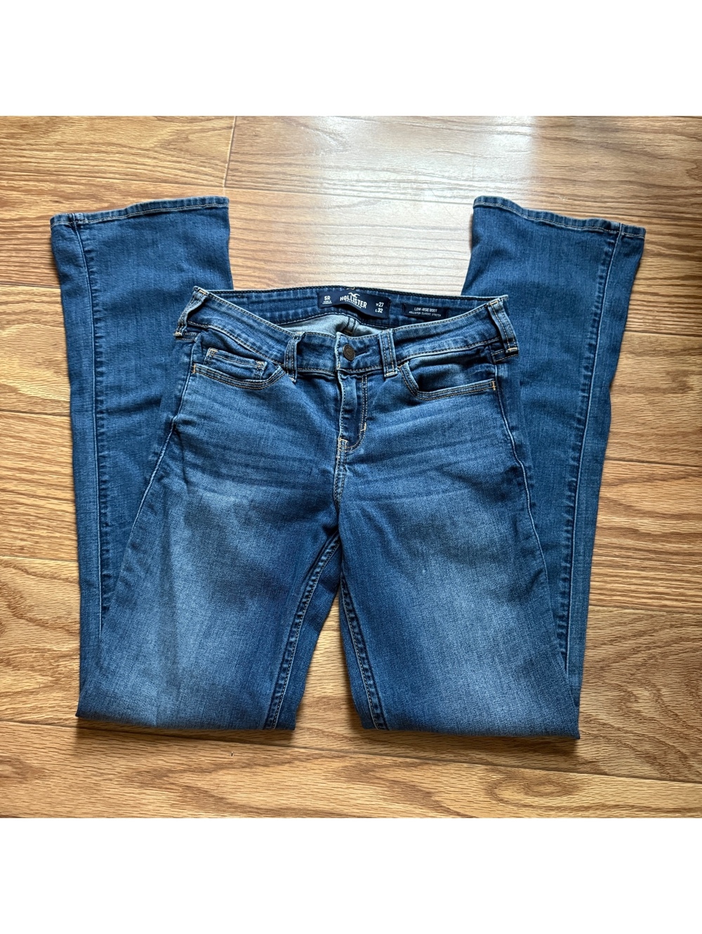 Hollister Low-Rise Bootcut Jeans Size